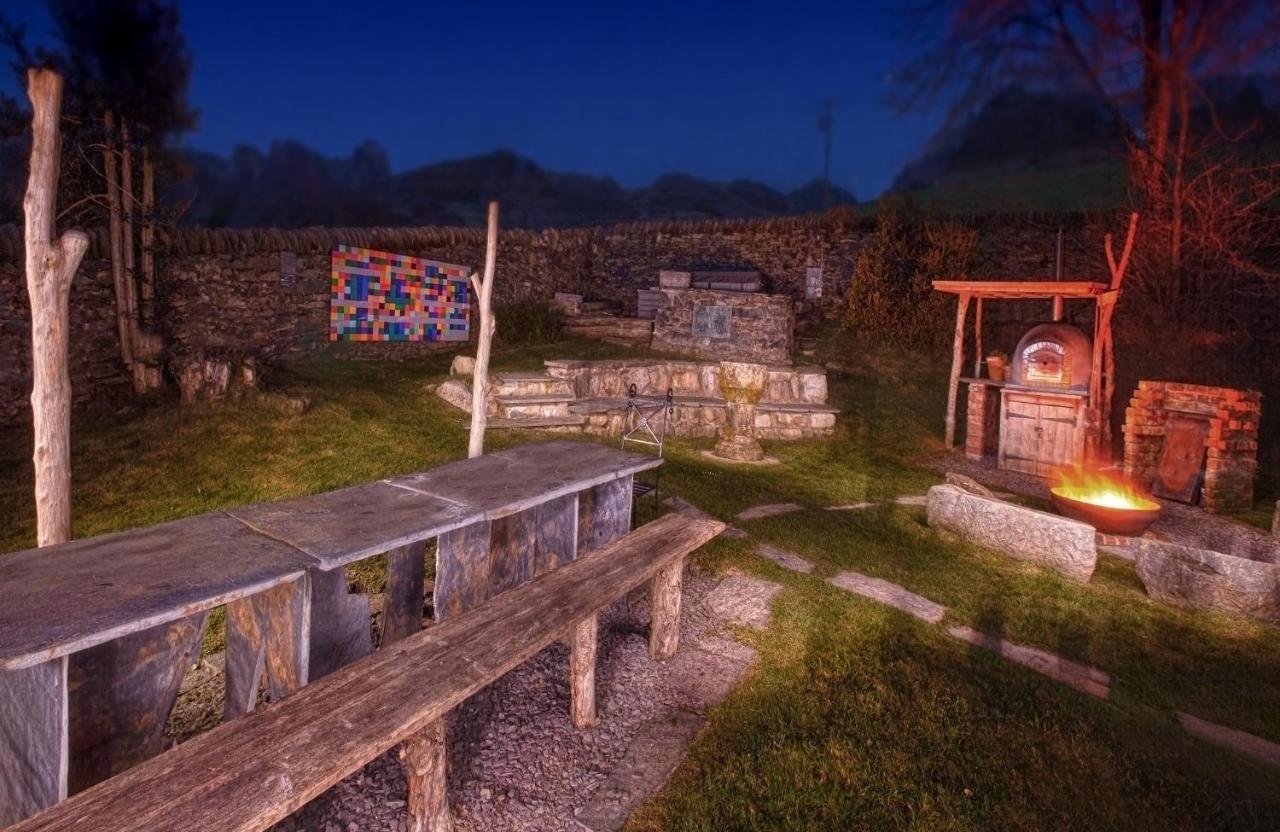 Mountain Church Capel Curig Bagian luar foto