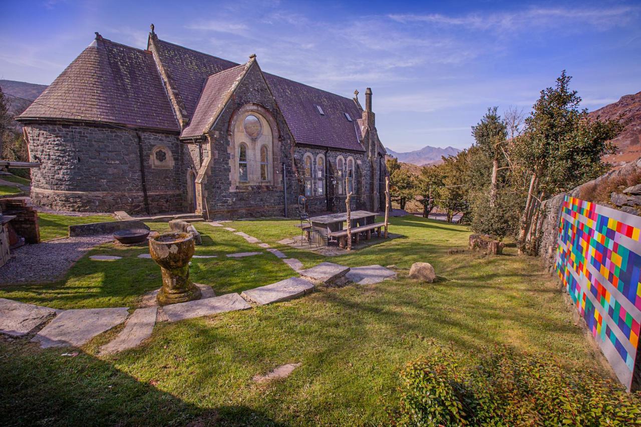 Mountain Church Capel Curig Bagian luar foto